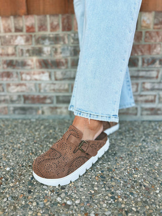 Very G Lulu Platform Clog Tan