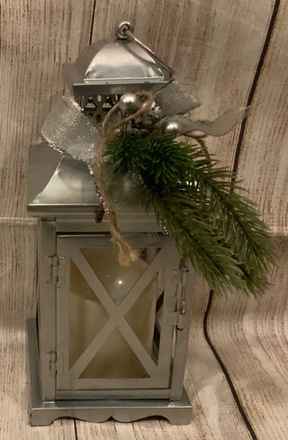 Lighted B/O Metal Lantern