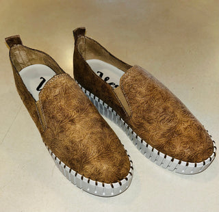 Very G Moxie Slip On Beige