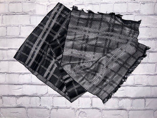 Top it Off Reversible Checkered Scarf Black/Gray