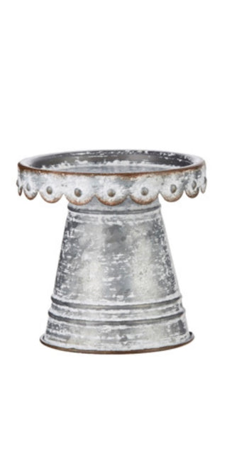 Scalloped Pedestal