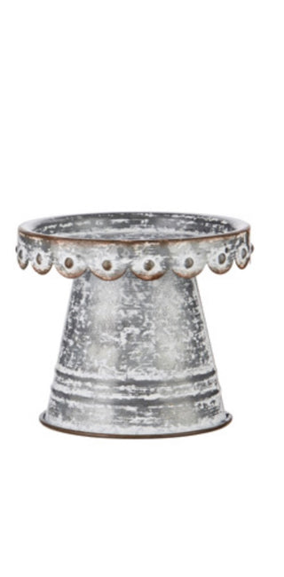 Scalloped Pedestal