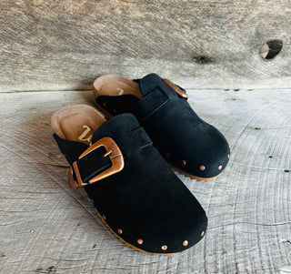 Very G Boston Clogs Black