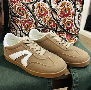 Very G Retro Sneakers Brown