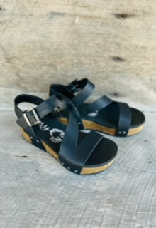 Very G Shayne Wedge Black