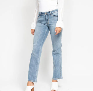 Judy Blue Mid Rise Yoke Cell Phone Pocket Dad Jean 82540