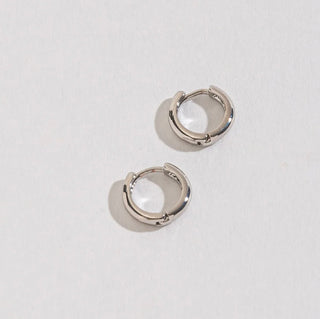 Howard’s Small Huggie Hoop Earrings Silver