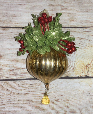 Kissing Krystal Hurricane Glass Ornament Round Style 2
