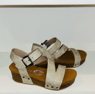 Very G Shayne Wedge Cream