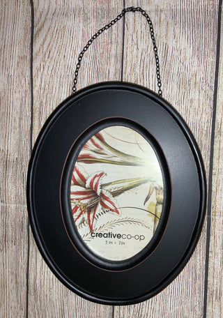 Black 5x7 Oval Photo Frame