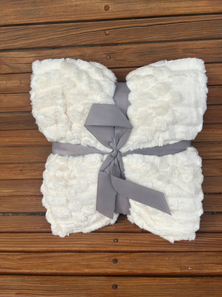 Fluffery Turtle Fleece Throw Blanket White