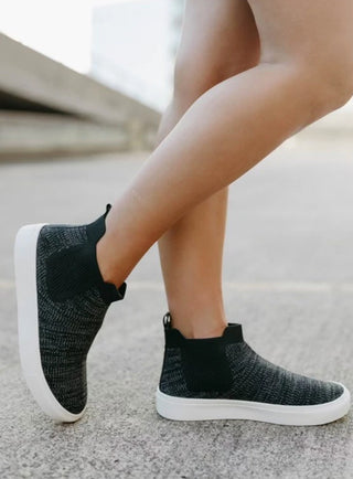 Very G Bess Fly Knit Sneaker