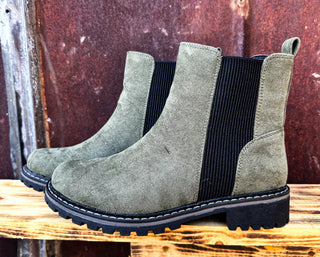 Corkys Howl Boot Dark Green Suede