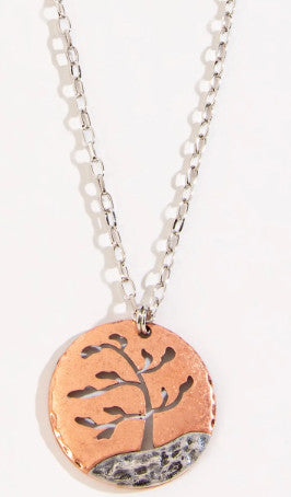 Shelley Tree Circle Pendant Necklace Gold