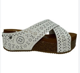 Very G Capri Wedge White