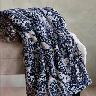 Vera Bradley Plush Throw Blanket Stratford Paisley